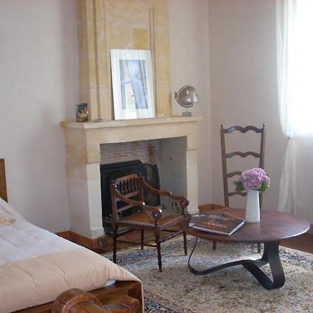 Bed and Breakfast Sous Les Marronniers Petit-Palais-et-Cornemps Exterior foto