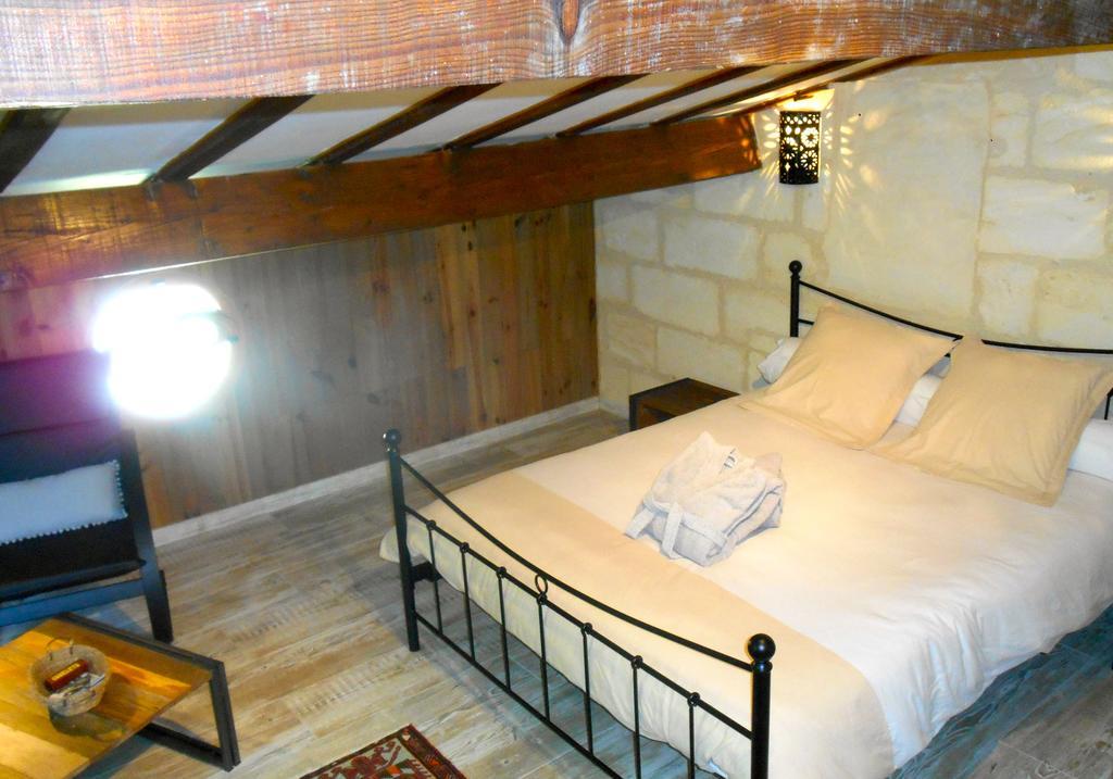 Bed and Breakfast Sous Les Marronniers Petit-Palais-et-Cornemps Habitación foto