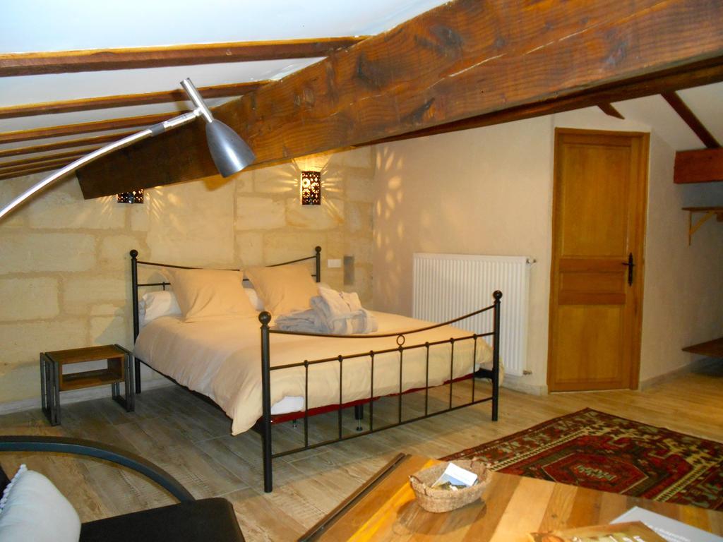 Bed and Breakfast Sous Les Marronniers Petit-Palais-et-Cornemps Habitación foto