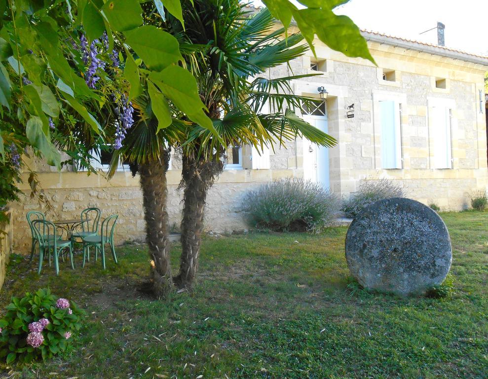 Bed and Breakfast Sous Les Marronniers Petit-Palais-et-Cornemps Habitación foto