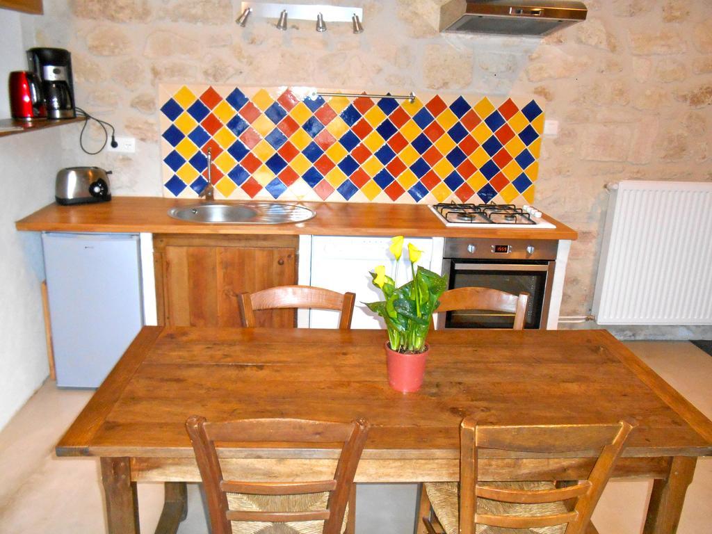 Bed and Breakfast Sous Les Marronniers Petit-Palais-et-Cornemps Exterior foto