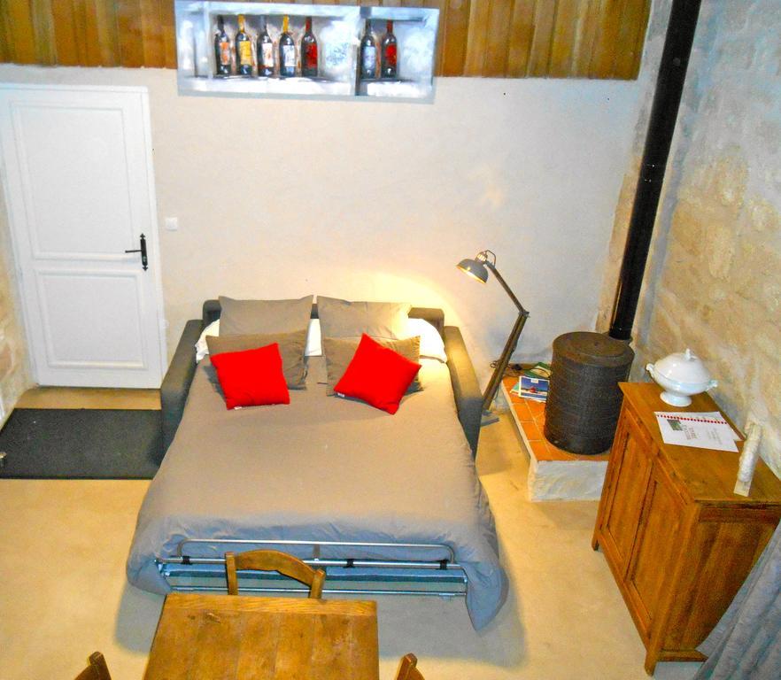 Bed and Breakfast Sous Les Marronniers Petit-Palais-et-Cornemps Exterior foto