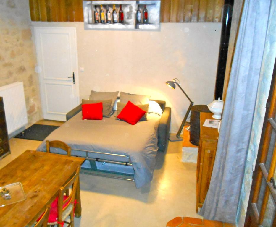 Bed and Breakfast Sous Les Marronniers Petit-Palais-et-Cornemps Exterior foto